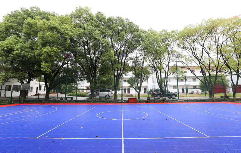 悬浮拼接地板篮球场 悬浮拼接地板篮球场