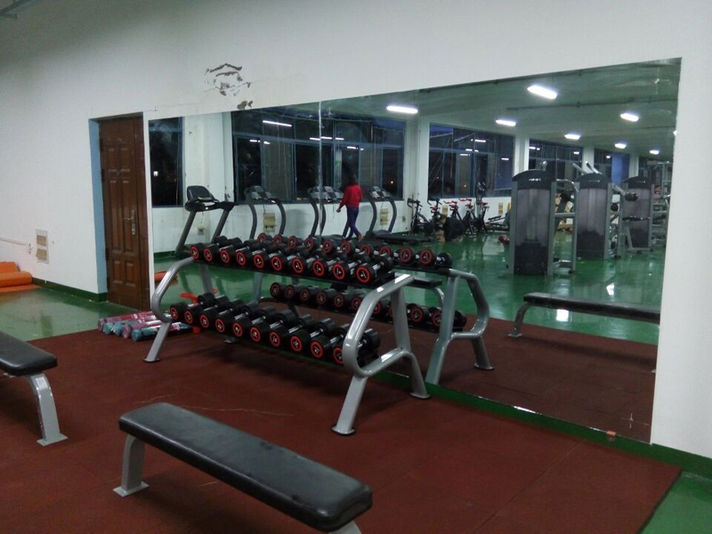 单位健身房器材