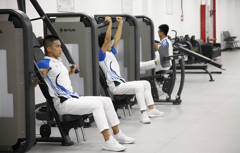 健身房器材 健身房器材