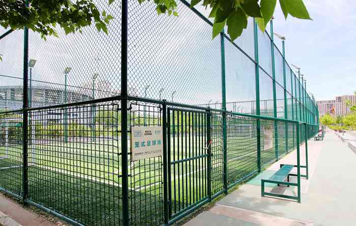 广西健身器材厂家-笼式足球场 广西健身器材厂家-笼式足球场